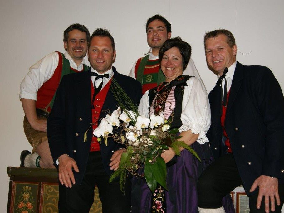 vlnr.: Die geehrten Mitglieder Erwin Kasper, Markus Barthold, Fredy Maier, Priska Ganahl, Obmann Fredy Ganahl. vlnr.: Die geehrten Mitglieder Erwin Kasper, Markus Barthold, Fredy Maier, Priska Ganahl, Obmann Fredy Ganahl.