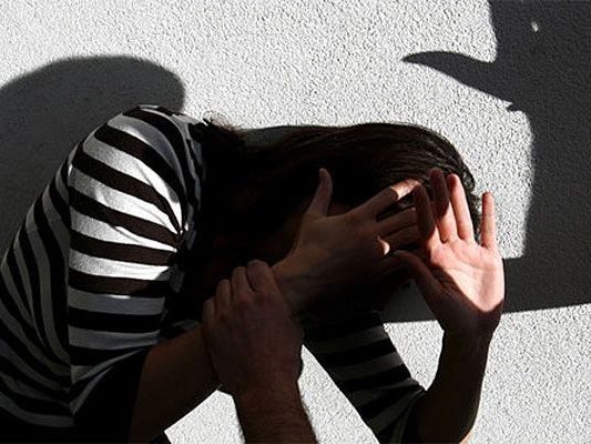 25-Jährige wurde von ihrem Vater geschlagen 25-Jährige wurde von ihrem Vater geschlagen