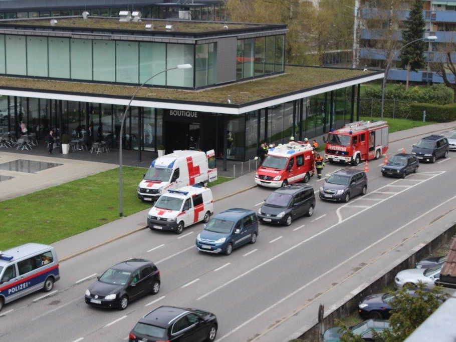 Schwerer Unfall in Modeboutique in Bregenz - 84-Jährige ins LKH Feldkirch eingeliefert. Schwerer Unfall in Modeboutique in Bregenz - 84-Jährige ins LKH Feldkirch eingeliefert.