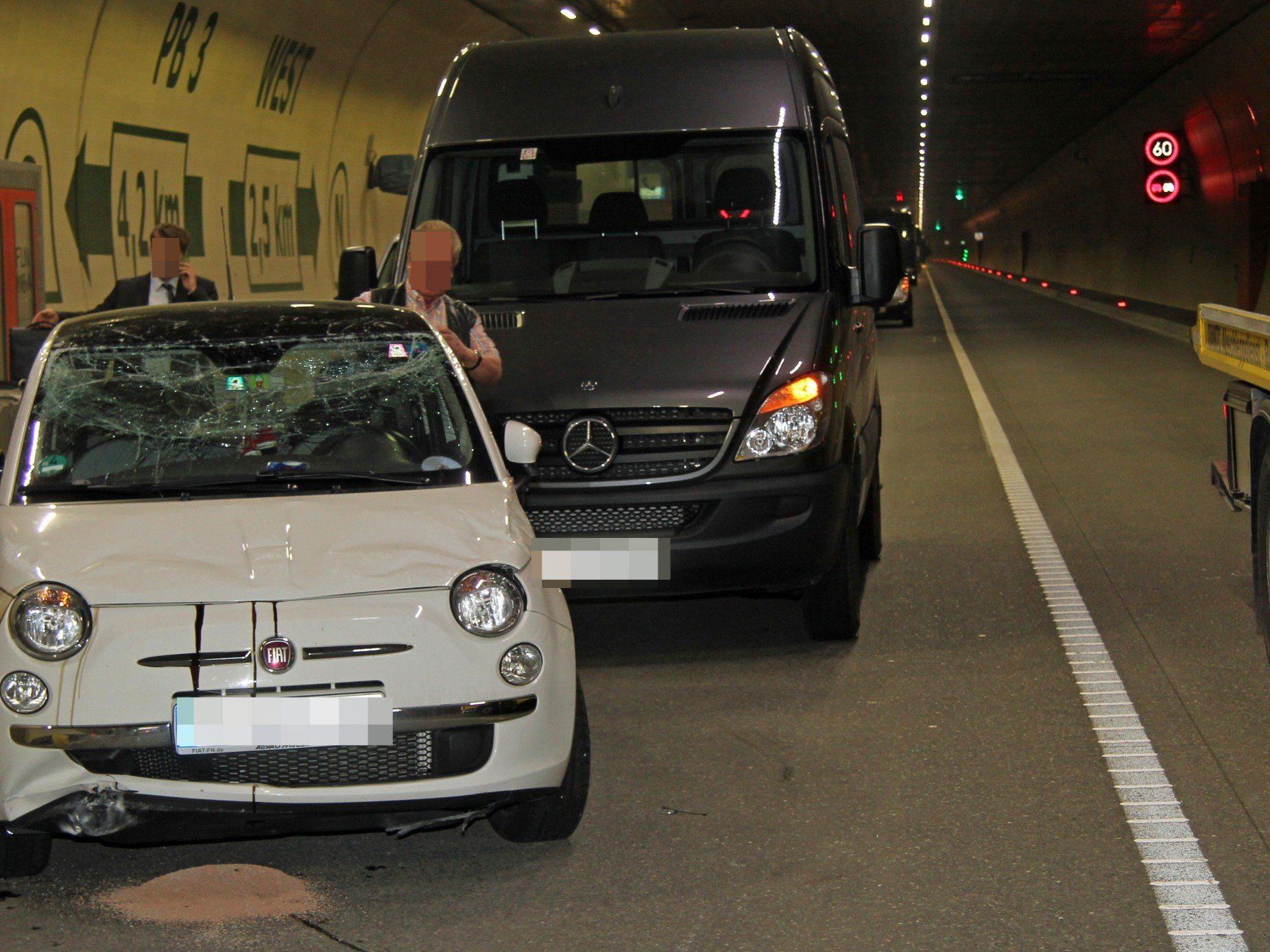 Crash in Pfändertunnel: Fahrzeuglenker blieb unverletzt.