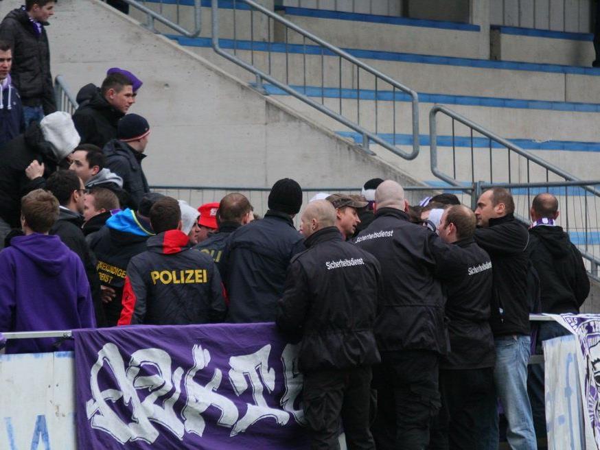 Nur kurz sorgten die Austria Salzburg Fans für Unruhe. Aber es gab keine Ausschreitungen.