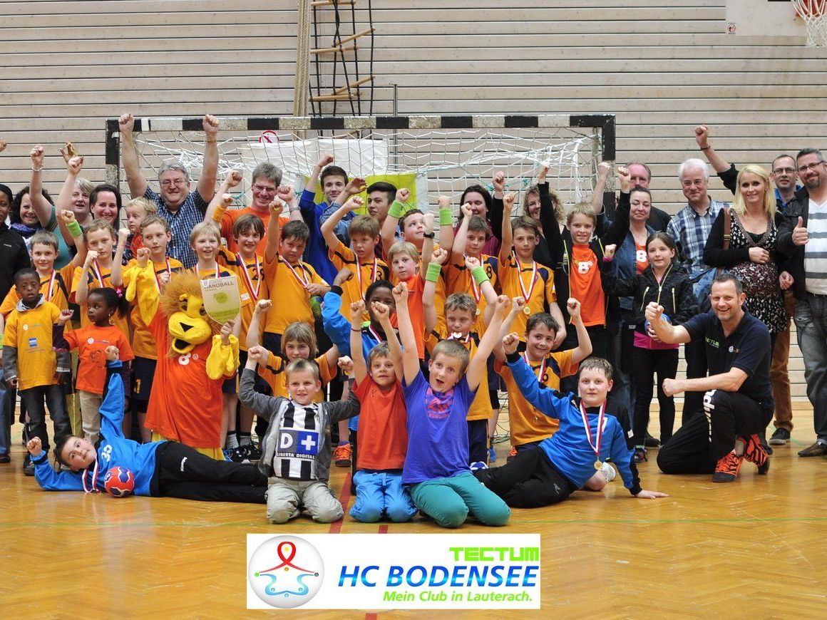 U10 Handball Landesmeister 2012/13 U10 Handball Landesmeister 2012/13