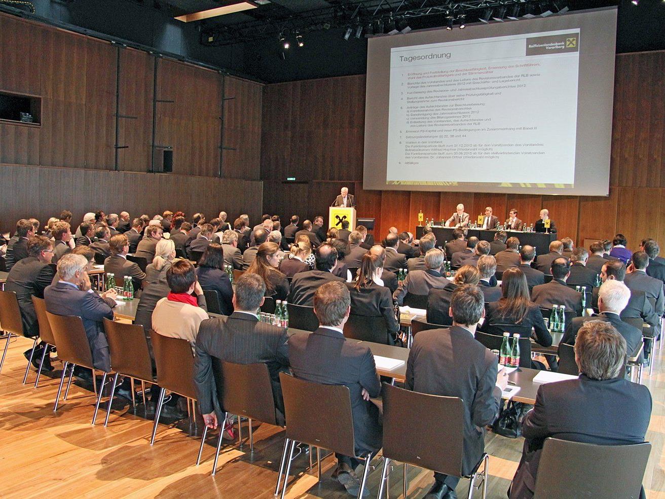 Die Generalversammlung der Raiffeisenlandesbank Vorarlberg im Festspielhaus Bregenz.