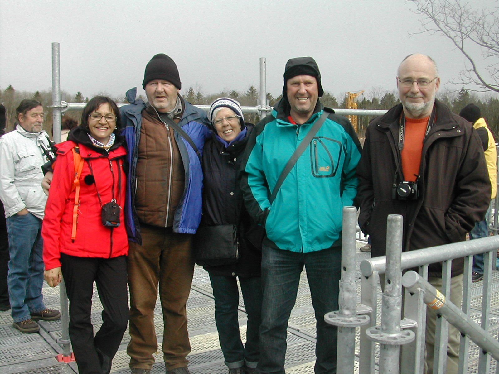 Obfrau Ingrid Jochum (links), Obmann Werner Danek (zweiter von links) und Walter Gabriel (zweiter von rechts) freuten sich über die große Beteiligung Obfrau Ingrid Jochum (links), Obmann Werner Danek (zweiter von links) und Walter Gabriel (zweiter von rechts) freuten sich über die große Beteiligung