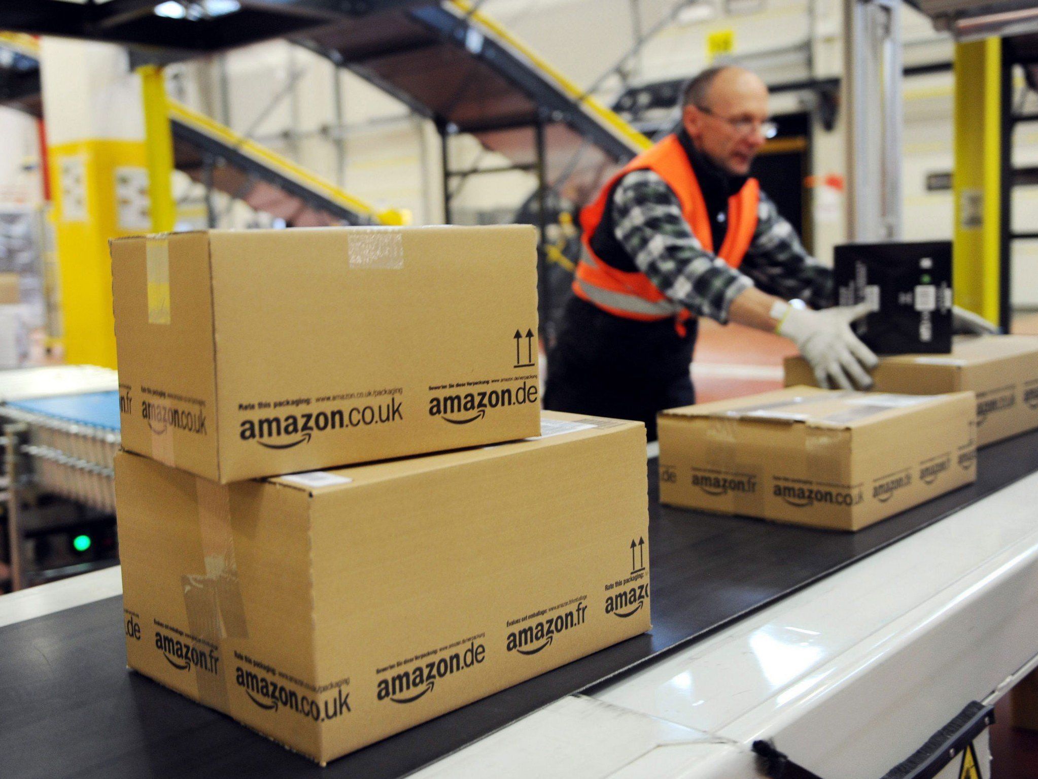 Beschäftigte wollen bessere Bezahlung. Beschäftigte wollen bessere Bezahlung.