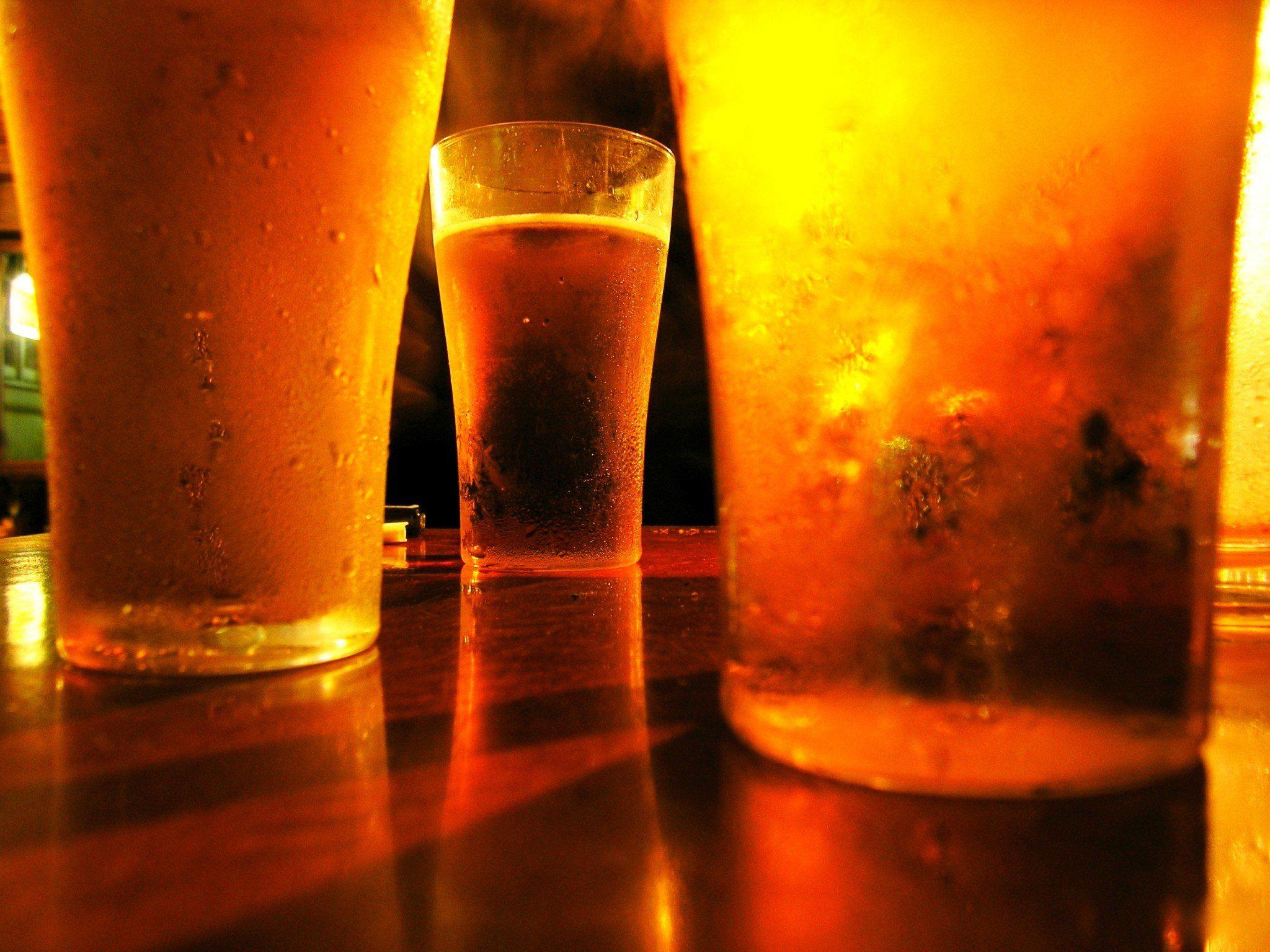 Bier: Auch ohne Wirkung von Alkohol wird Glückshormon ausgeschüttet.