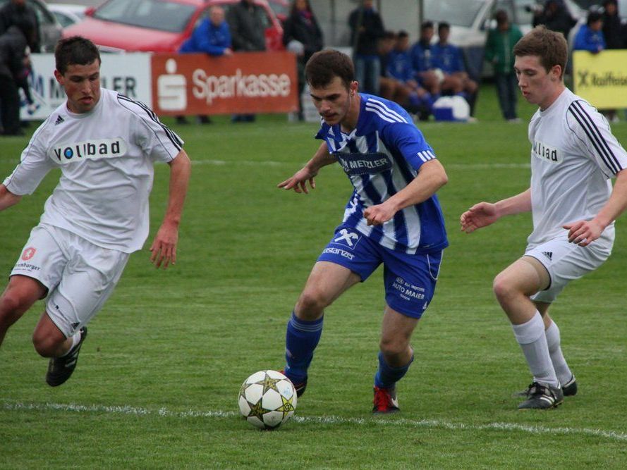 Der Bresner Necip Bekleyen erzielte ein Triplepack, zwei davon aus Elfmetern und wurde dann ausgeschlossen. Der Bresner Necip Bekleyen erzielte ein Triplepack, zwei davon aus Elfmetern und wurde dann ausgeschlossen.