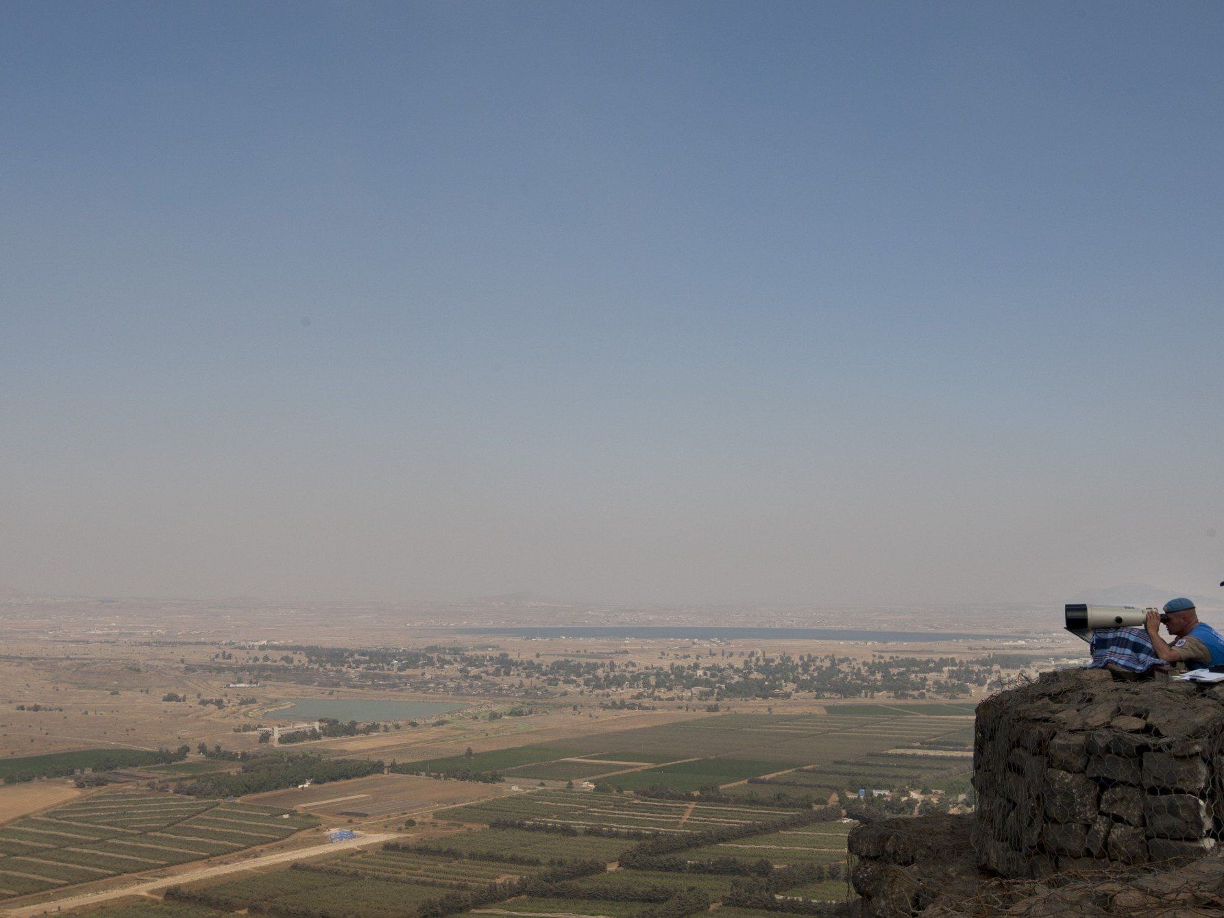Der syrische Bürgerkrieg bringt auch die österreichischen Blauhelme am Golan in Bedrängnis. Der syrische Bürgerkrieg bringt auch die österreichischen Blauhelme am Golan in Bedrängnis.