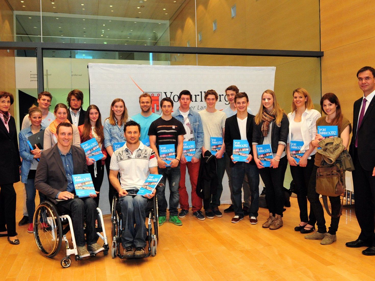 Erfolgreiche Vorarlberger Wintersportlerinnen und -sportler trafen sich im Festspielhaus mit Landeshauptmann Markus Wallner und Sportlandesrätin Bernadette Mennel Erfolgreiche Vorarlberger Wintersportlerinnen und -sportler trafen sich im Festspielhaus mit Landeshauptmann Markus Wallner und Sportlandesrätin Bernadette Mennel