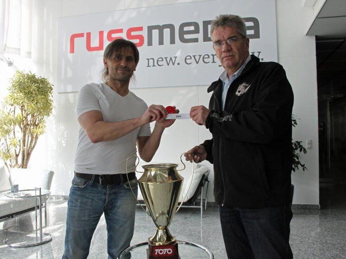 VN Fußballexperte Christian Adam zog die Paarungen für das Cup Viertelfinale. VN Fußballexperte Christian Adam zog die Paarungen für das Cup Viertelfinale.