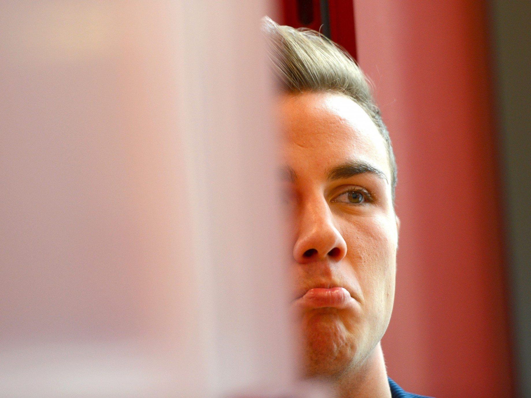 Bei BVB-Fans in Ungnade gefallen: Mario Götze. Bei BVB-Fans in Ungnade gefallen: Mario Götze.