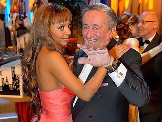 Rapperin Bahati Venus aka HCB hat schon an Wiener Filmball mit Richard Lugner geflirtet Rapperin Bahati Venus aka HCB hat schon an Wiener Filmball mit Richard Lugner geflirtet