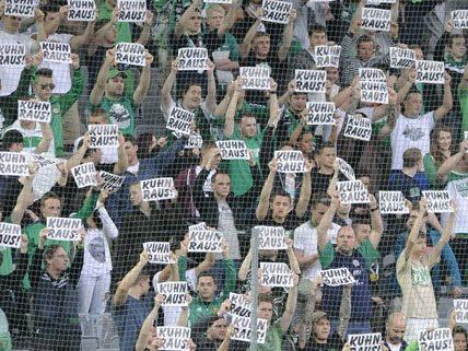 Die Rapid-Fans zeigten wenig Unterstützung. Die Rapid-Fans zeigten wenig Unterstützung.