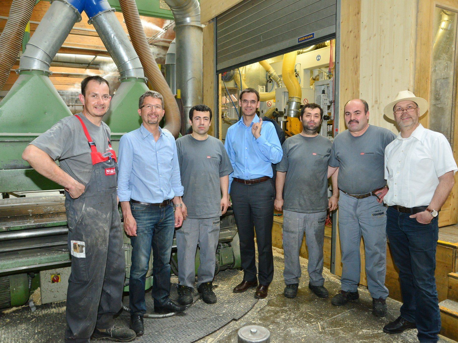 esuch in der Gemeinde Reuthe: Das Unternehmen beschäftigt in der Gemeinde aktuell rund 250 Mitarbeiterinnen und Mitarbeiter esuch in der Gemeinde Reuthe: Das Unternehmen beschäftigt in der Gemeinde aktuell rund 250 Mitarbeiterinnen und Mitarbeiter