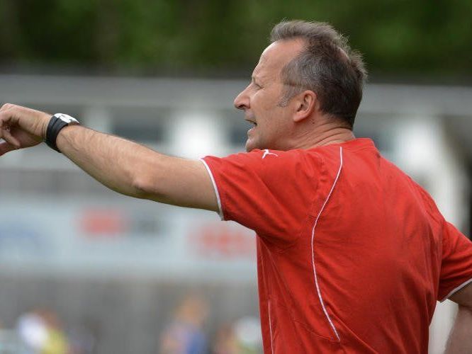 Gerhard Sulzbacher wird mit Saisonende die Trainertätigkeit in Nüziders beenden. Gerhard Sulzbacher wird mit Saisonende die Trainertätigkeit in Nüziders beenden.