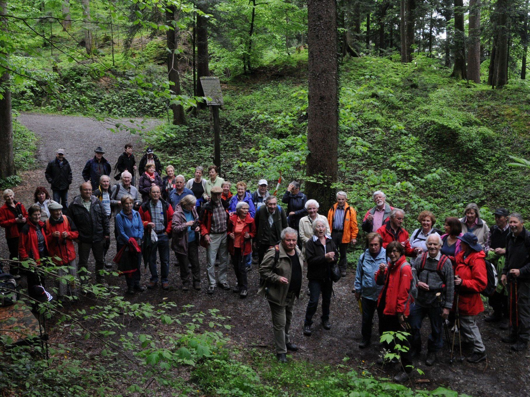 Wandergruppe beim Ippach-Brünnele Wandergruppe beim Ippach-Brünnele