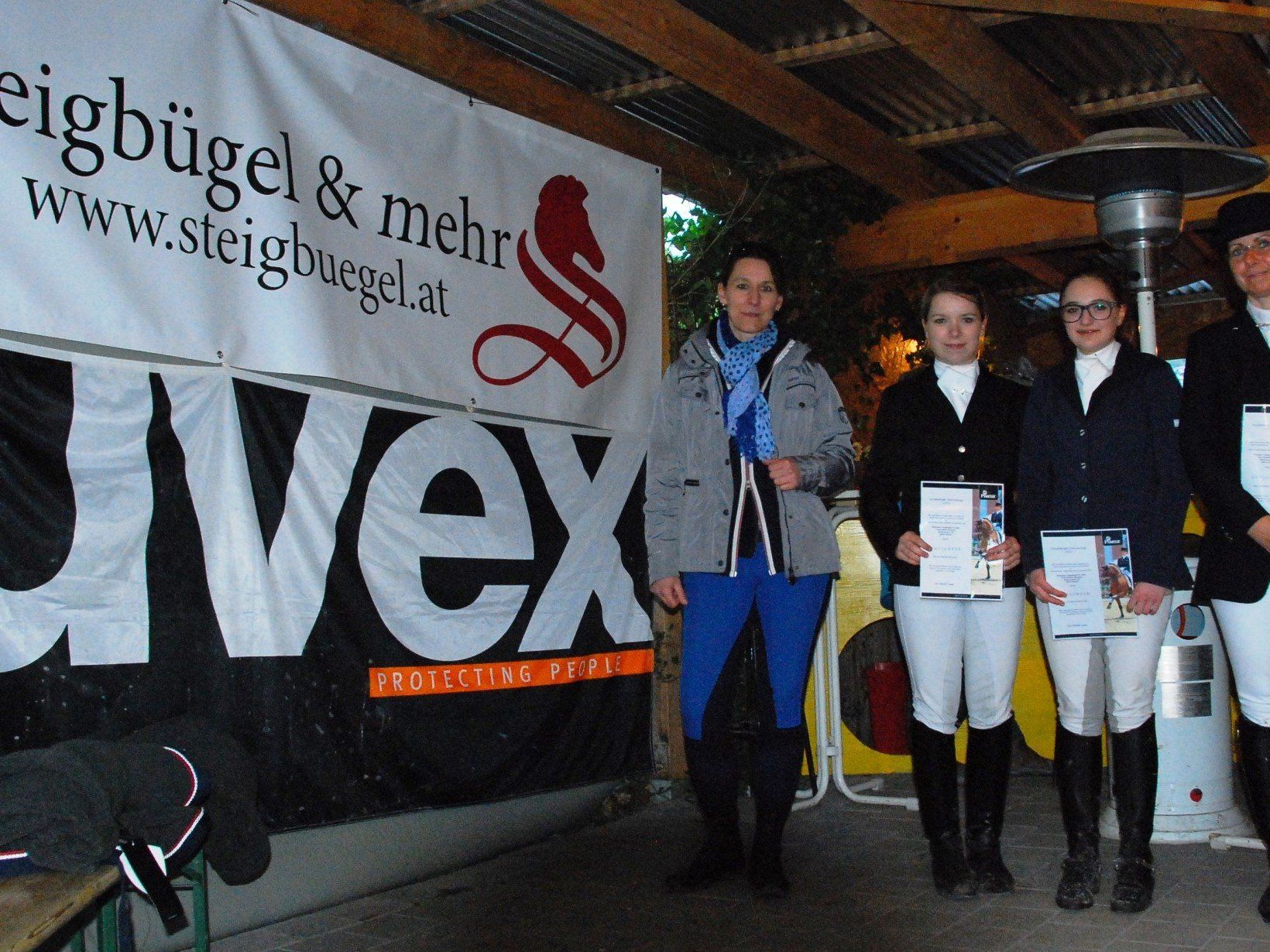 Siegerehrung Dressurcup 2013 Klasse A Siegerehrung Dressurcup 2013 Klasse A