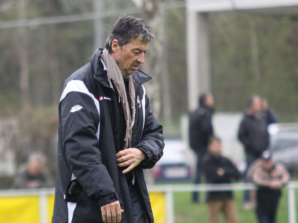 Hans Jürgen Trittinger bleibt Trainer beim Hella Dornbirner SV. Hans Jürgen Trittinger bleibt Trainer beim Hella Dornbirner SV.