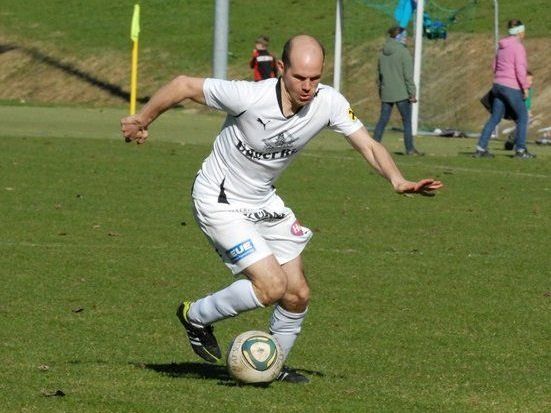 Mathias Mayer & Co. möchten dem FC Höchst die Tabellenführung entreißen Mathias Mayer & Co. möchten dem FC Höchst die Tabellenführung entreißen