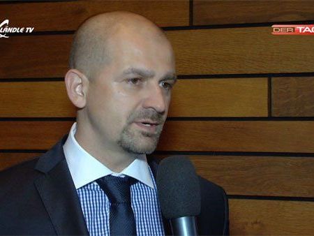 Milos Holan war ebenfalls zu Gast bei der Jahreshauptversammlung Milos Holan war ebenfalls zu Gast bei der Jahreshauptversammlung