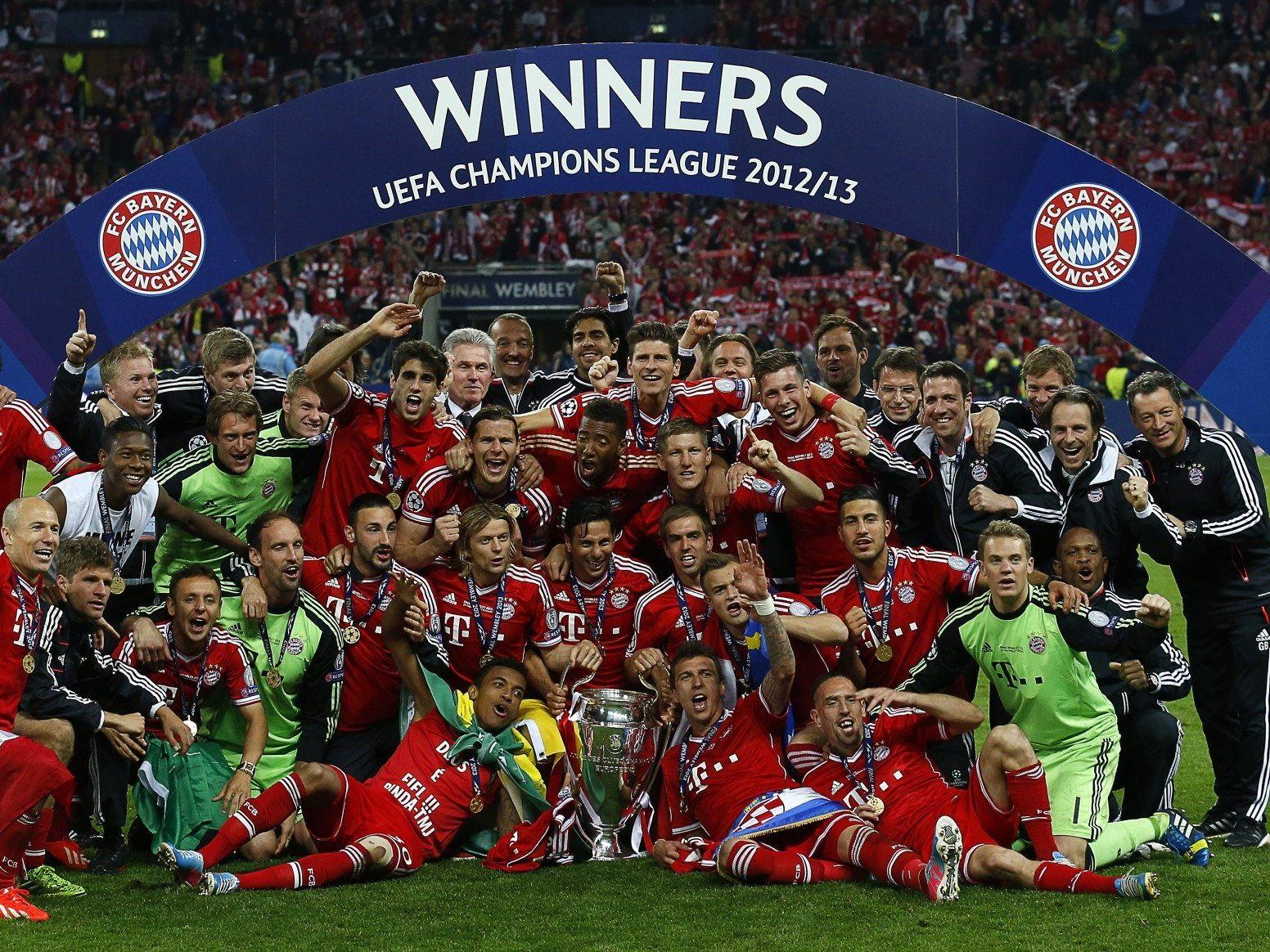 Der FC Bayern durfte die Trophäe zum Sieg der Champions-League entgegen nehmen.