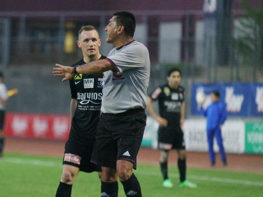 Schiri Nusret Mutlu leitete erstmals ein RLW-Ländlederby. Schiri Nusret Mutlu leitete erstmals ein RLW-Ländlederby.