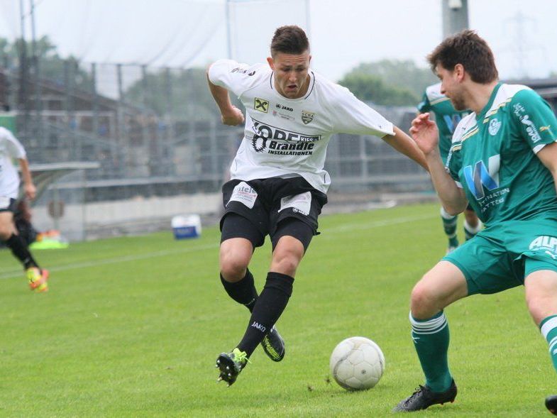 Fabian Flatz schied nach 29 Minuten verletzt aus, danach ging er an allen Ecken und Enden ab. Fabian Flatz schied nach 29 Minuten verletzt aus, danach ging er an allen Ecken und Enden ab.