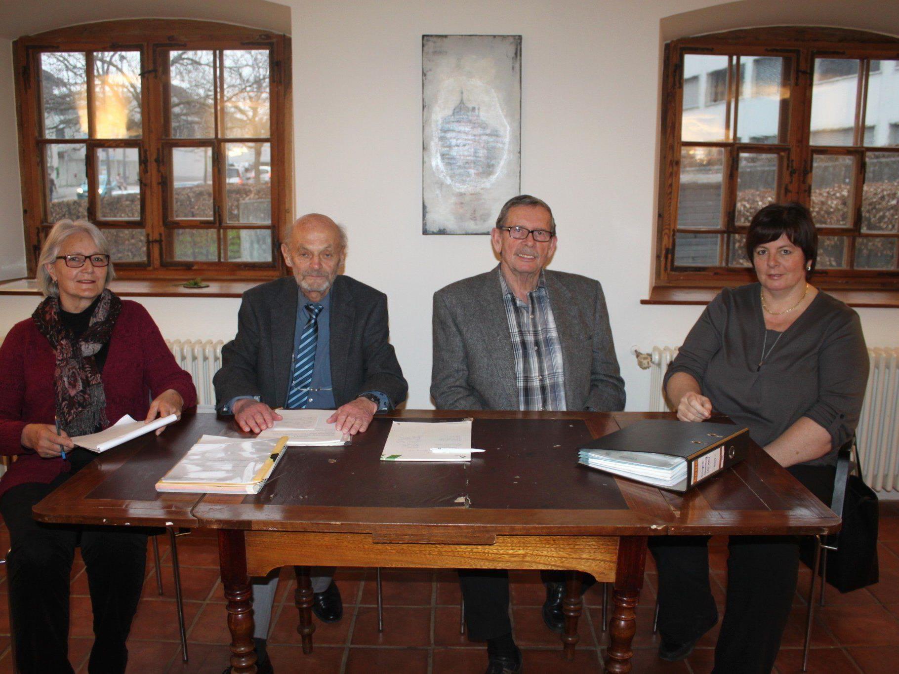 Die Ausschussmitglieder des Vereines „Ortsgeschichtliche Sammlung Lochau“ mit Obmann Franz Speckhofer, Walter Rützler, Petra Rührnschopf und Irmtraud Garnitschnig.