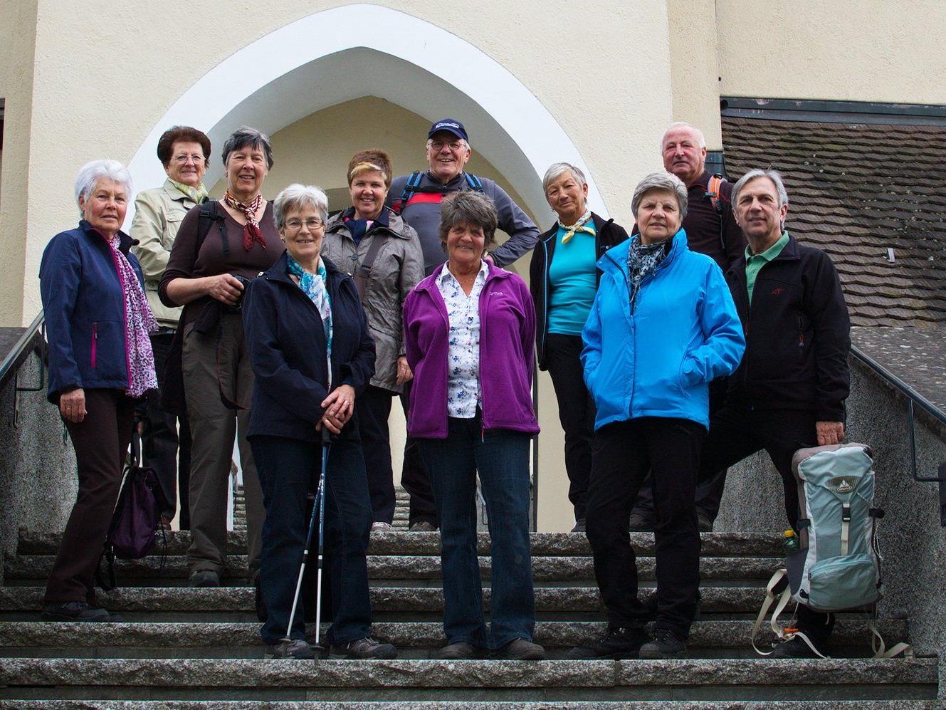 Ludescher Seniorenbund am Ziel in der Basilika Rankweil