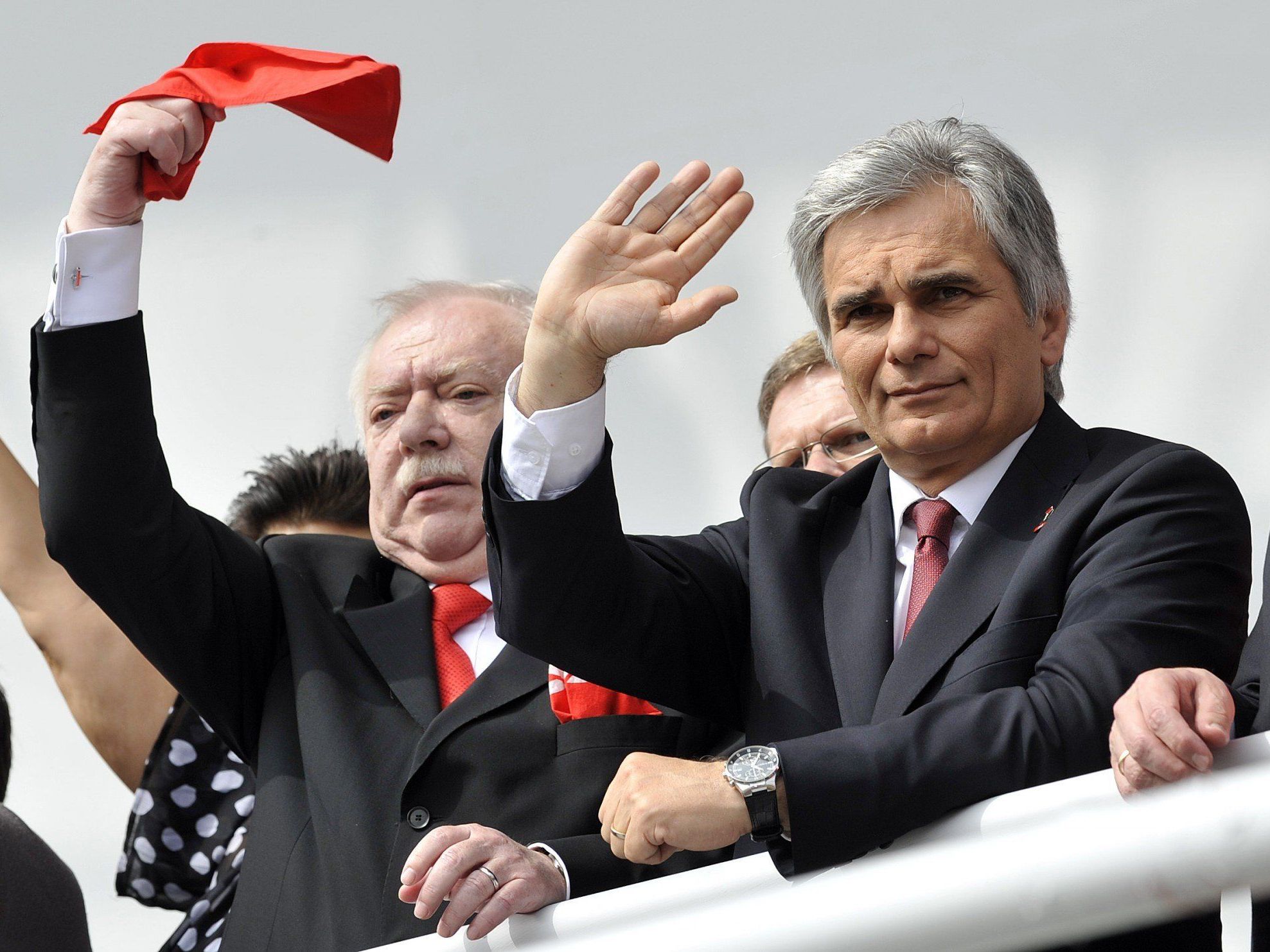 Faymann und Häupl beim traditionellen Maiaufmarsch der SPÖ in Wien.