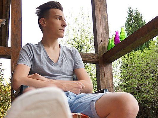 Max muss noch zwei Wochen Gips tragen, danach folgen fünf Wochen Physiotherapie. Bis er wieder seine ursprüngliche Form hat, dauert es vermutlich ein Jahr. Max muss noch zwei Wochen Gips tragen, danach folgen fünf Wochen Physiotherapie. Bis er wieder seine ursprüngliche Form hat, dauert es vermutlich ein Jahr.