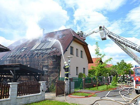 Die Feuerwehr im Einsatz in Natschbach Die Feuerwehr im Einsatz in Natschbach