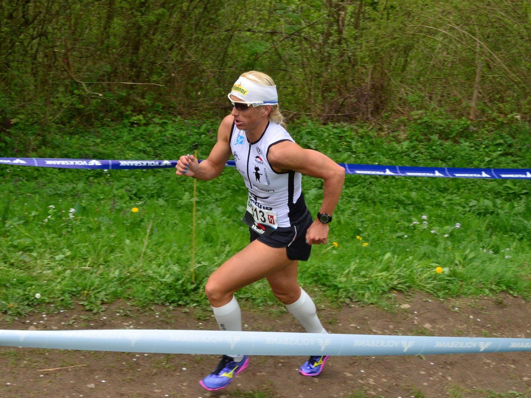 Yvonne van Vlerken war bei der 6. Auflage beim Schlossberglauf in Hohenems eine Klasse für sich.
