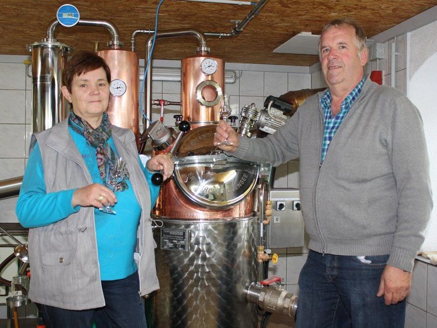 Das Schaubrennen bei Norbert Bereuter und Regina Sutter lockte viel Interessierte. Das Schaubrennen bei Norbert Bereuter und Regina Sutter lockte viel Interessierte.