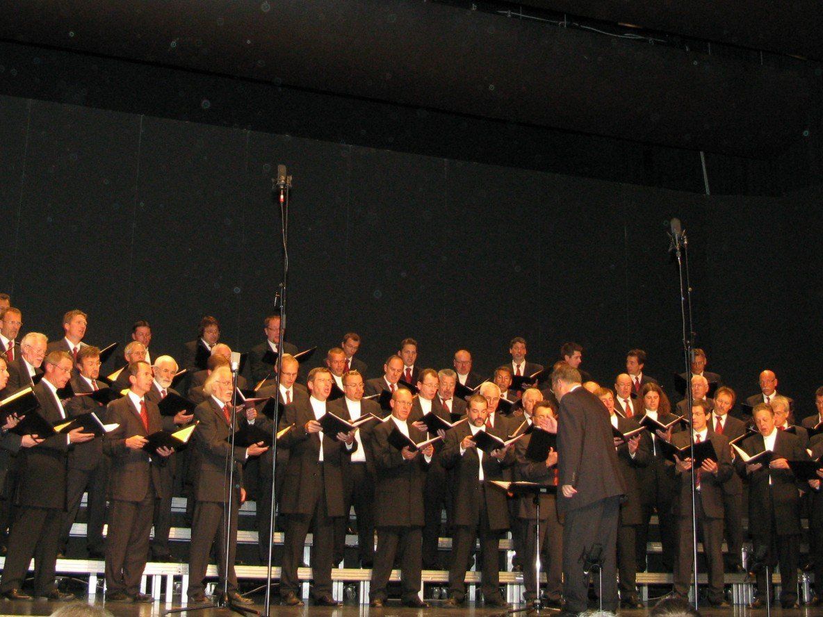 Im zweiten Teil des Konzerts waren die beiden Chöre vereint. Im zweiten Teil des Konzerts waren die beiden Chöre vereint.