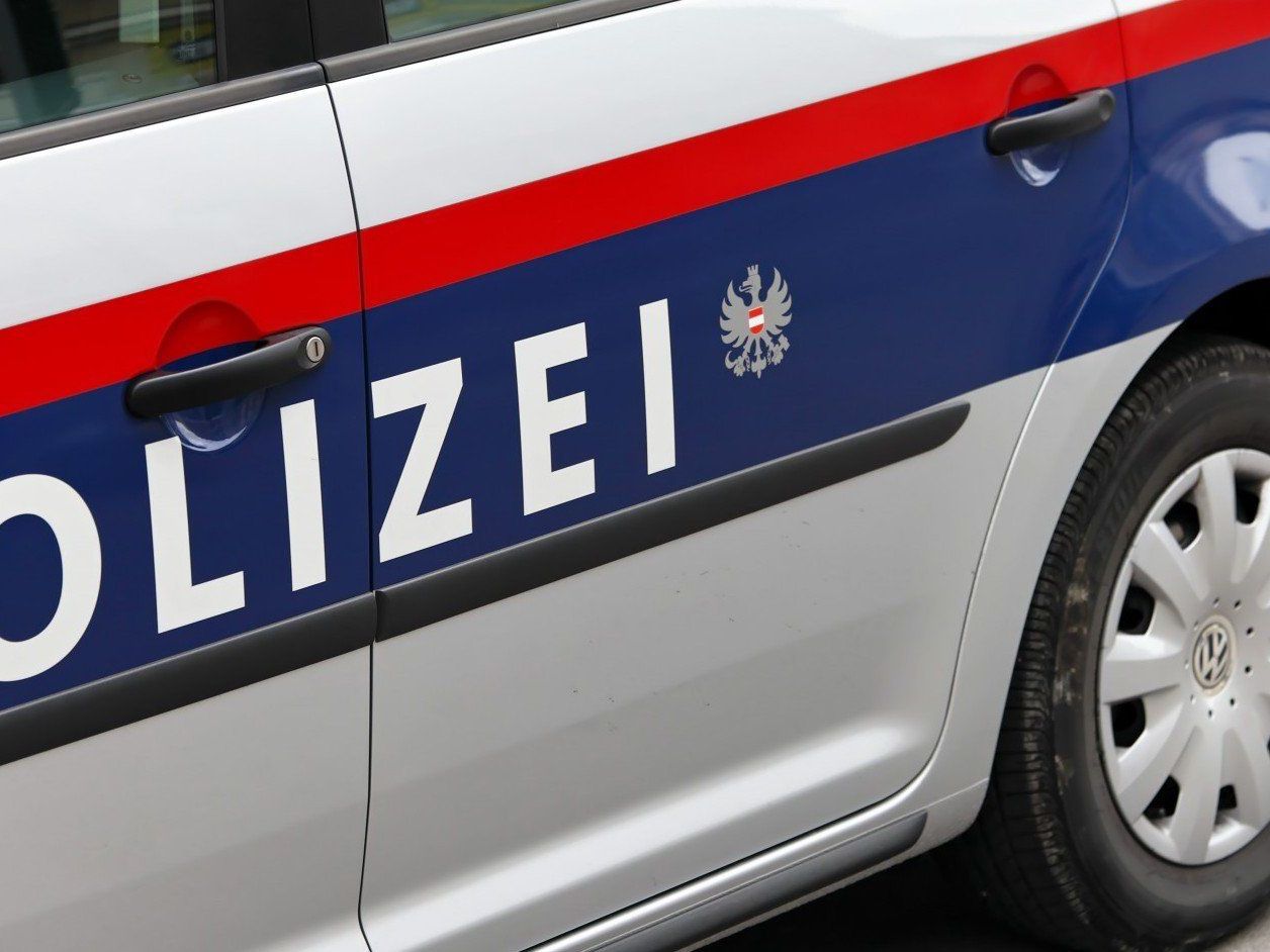 Ein Mann versteckte eine Suchtgiftkugel in seinem Mund: Festnahme am Wiener Praterstern. Ein Mann versteckte eine Suchtgiftkugel in seinem Mund: Festnahme am Wiener Praterstern.