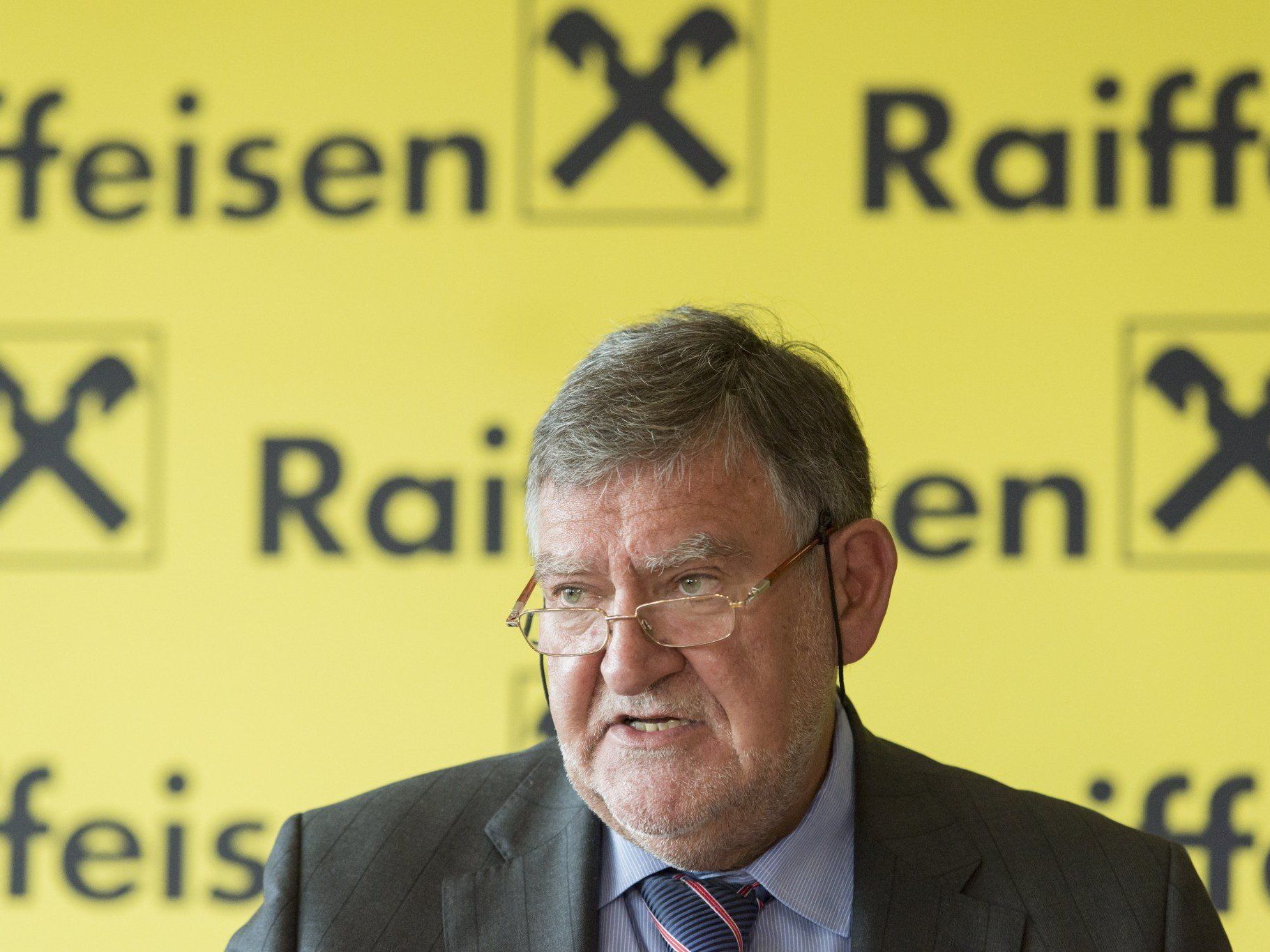 Diversifiziertes Geschäftsmodell laut RBI-Vorstandsvorsitzendem Stepic Schlüssel zum Erfolg. Diversifiziertes Geschäftsmodell laut RBI-Vorstandsvorsitzendem Stepic Schlüssel zum Erfolg.