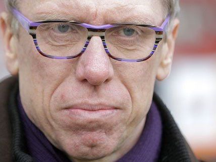Werder Bremen ist angeblich an Austria Coach Peter Stöger interessiert. Werder Bremen ist angeblich an Austria Coach Peter Stöger interessiert.