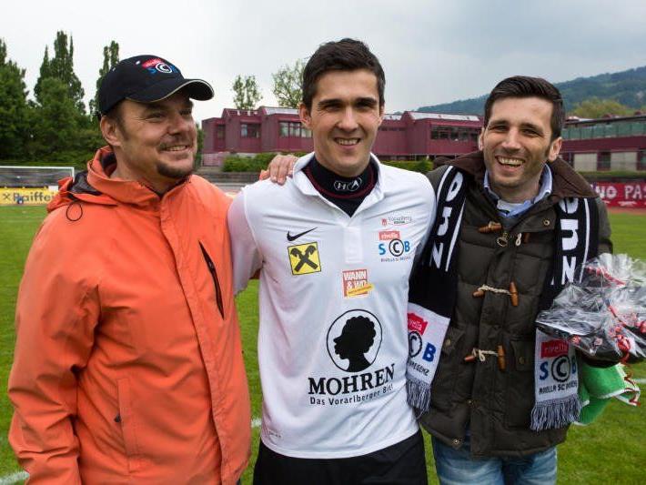 Bregenz-Sportchef Ewald Gisinger, Goalie Predi Zivanovic und Präsident Pascal Pletsch.