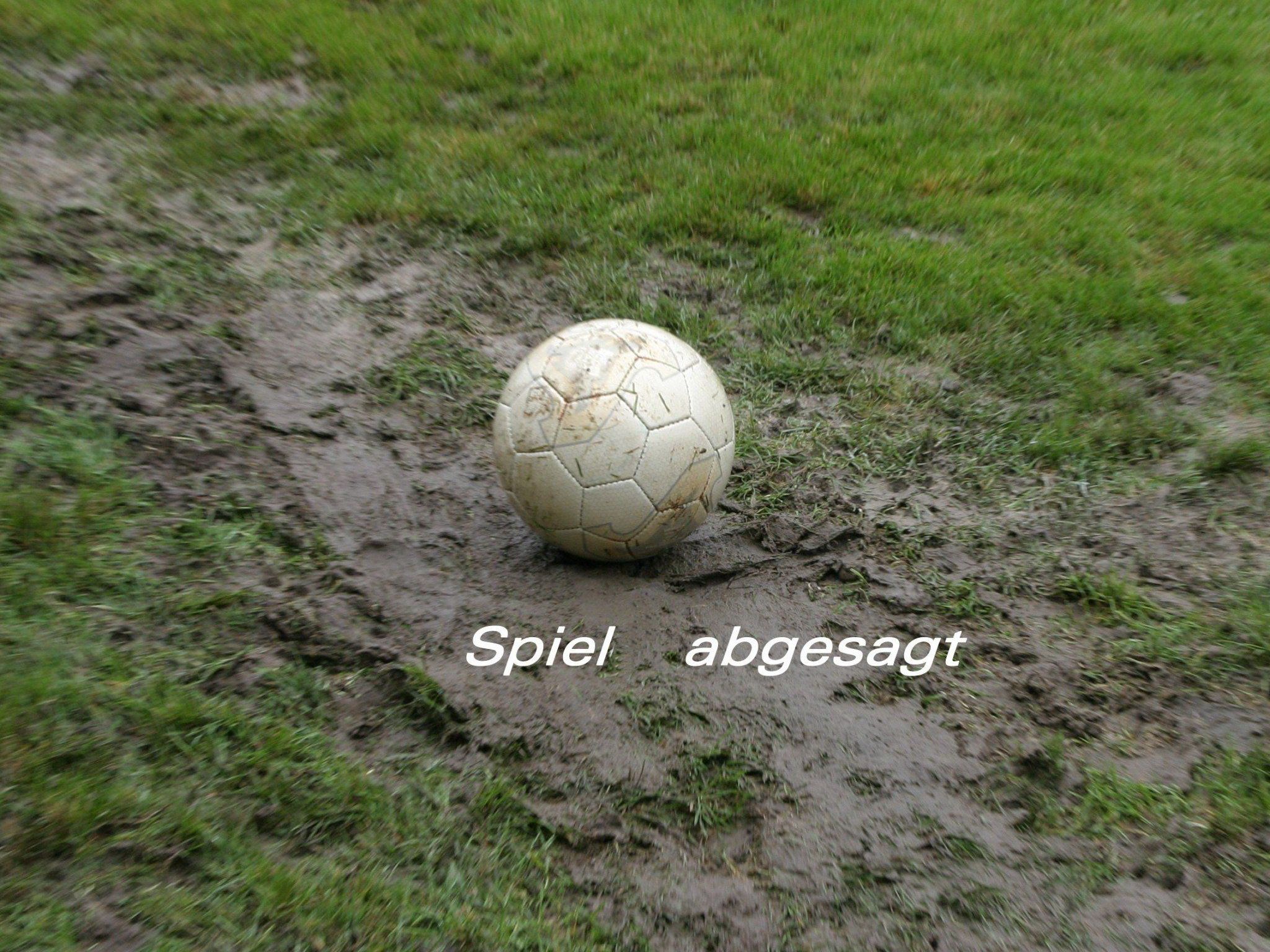 Viele Meisterschaftsspiele konnten wegen des Starkregen nicht ausgetragen werden. Viele Meisterschaftsspiele konnten wegen des Starkregen nicht ausgetragen werden.