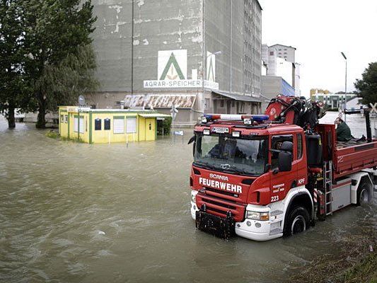 Die Hochwasser-Lage am Alberner Hafen: Besserung ist in Sicht