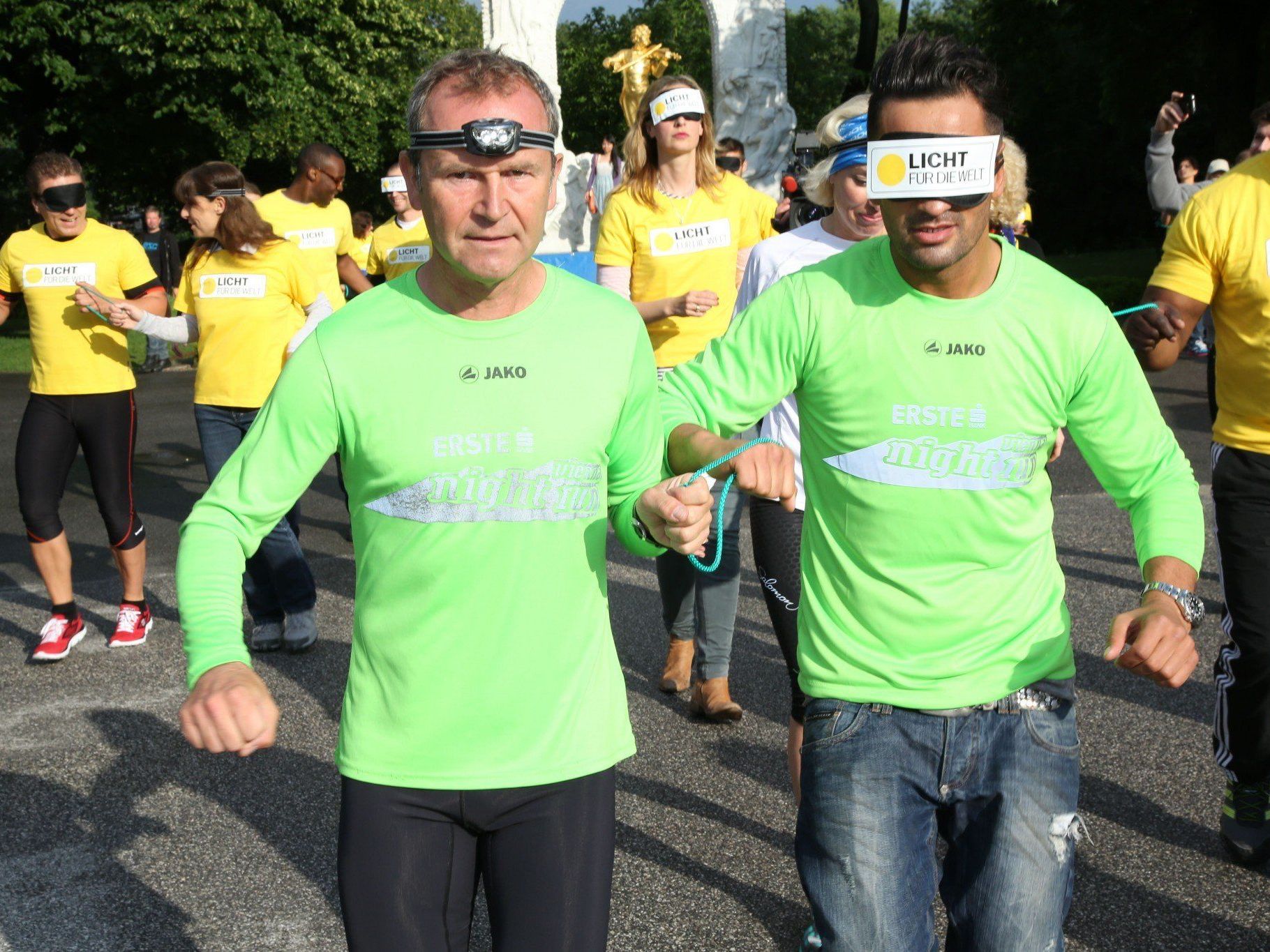 Beim Blindlauf im Wiener Stadtpark Beim Blindlauf im Wiener Stadtpark