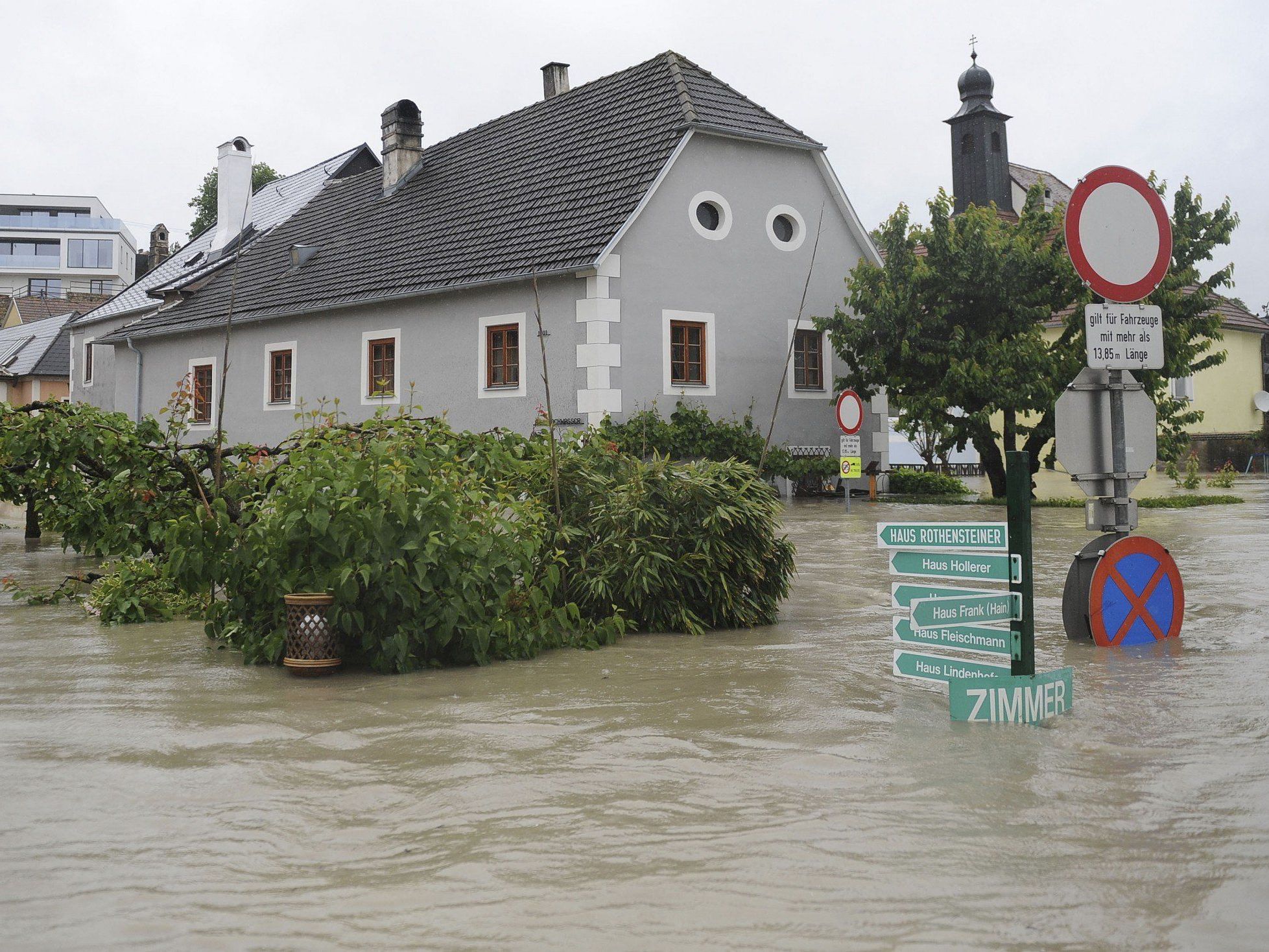 Hochwasser-Info-Seite auf Facebook sammelte mehr als 100.000 "Likes". Hochwasser-Info-Seite auf Facebook sammelte mehr als 100.000 "Likes".