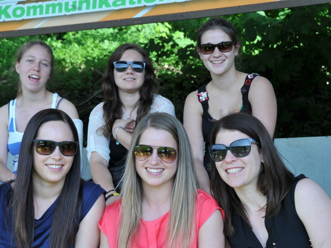 Die charmanten Frauen wollten sich das Abschiedsspiel nicht entgehen lassen. Die charmanten Frauen wollten sich das Abschiedsspiel nicht entgehen lassen.