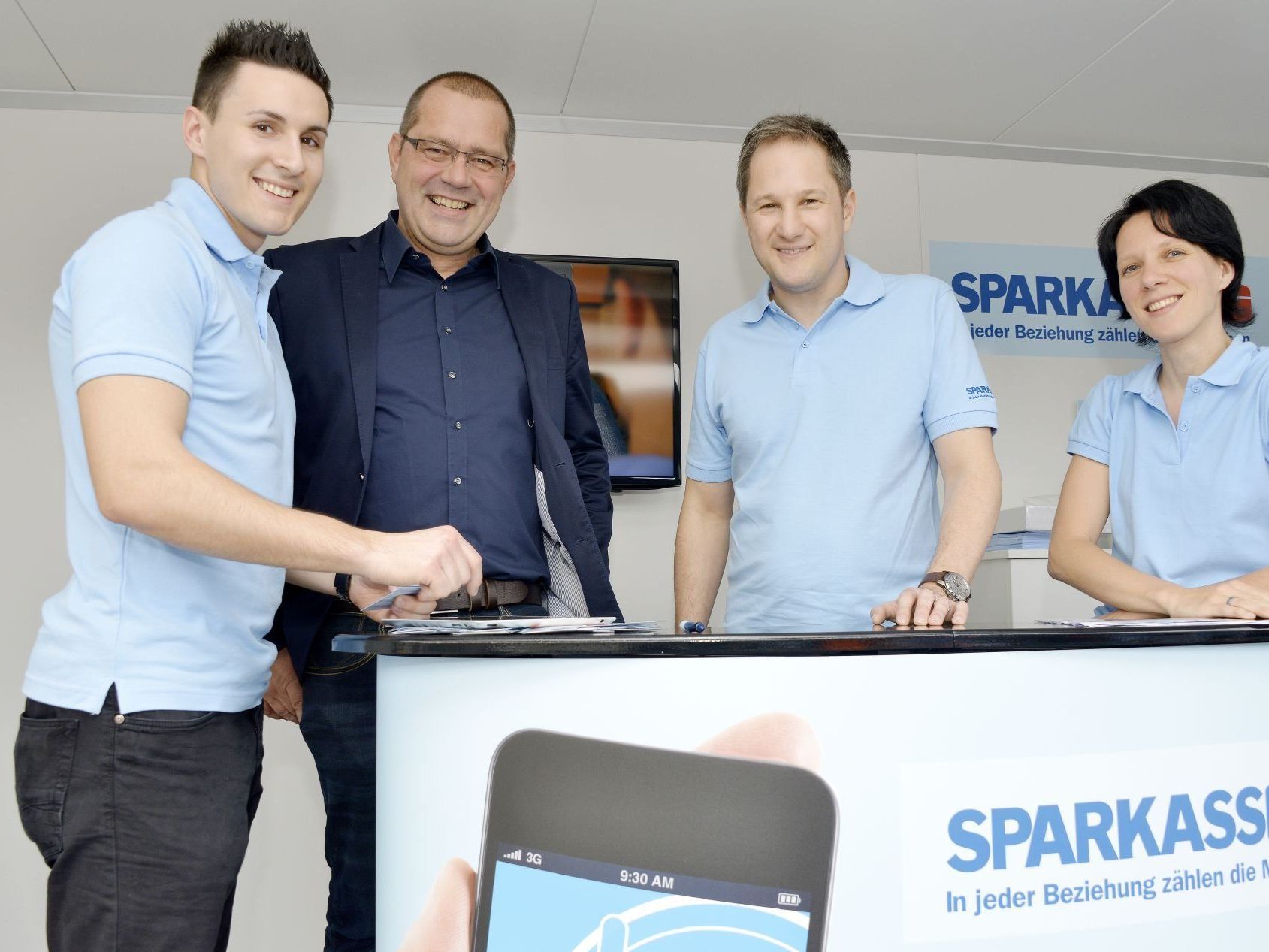 Mag. Peter Steiner (2. v. l.) ist neuer Aufsichtsratsvorsitzender der Dornbirner Sparkasse. Mag. Peter Steiner (2. v. l.) ist neuer Aufsichtsratsvorsitzender der Dornbirner Sparkasse.