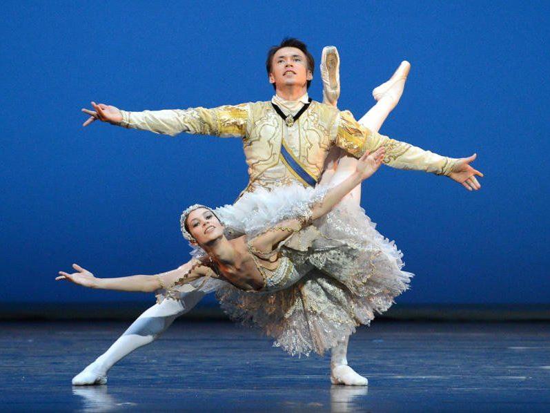 Mit einer glanzvollen Gala ging das Staatsballett in den Sommer. Mit einer glanzvollen Gala ging das Staatsballett in den Sommer.