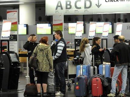 Reisende können sich von der AK am Flughafen beraten lassen. Reisende können sich von der AK am Flughafen beraten lassen.