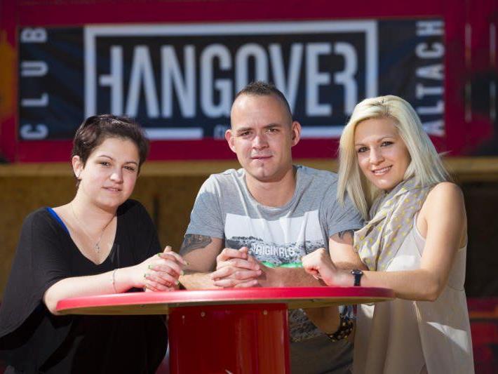 Melanie und Patrick Fessler sowie Sabrin Breuss vom Hangover Club in Altach.