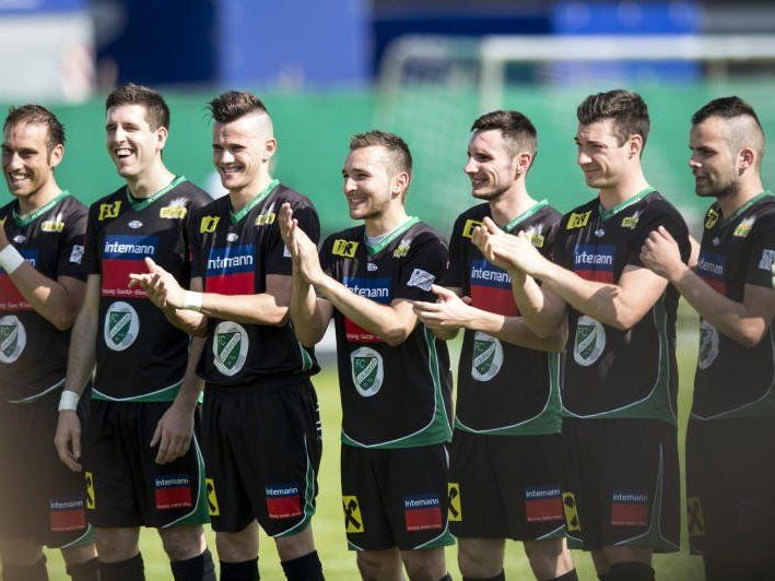 FC Lauterach wurde Meister in der Landesliga und steigt in die V-Liga auf. FC Lauterach wurde Meister in der Landesliga und steigt in die V-Liga auf.