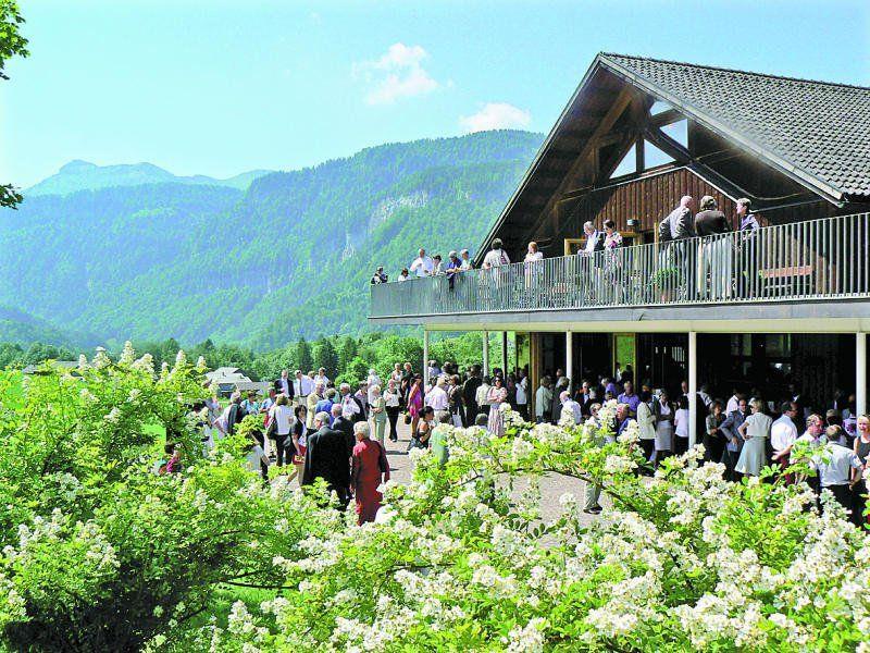 Bis zu 30.000 Musikfreunde kommen zur Schubertiade in den Bregenzerwälder Ort Schwarzenberg. In einigen Jahren waren es auch mehr. Bei kürzerem Programm werden es ab 2014 weniger sein. Bis zu 30.000 Musikfreunde kommen zur Schubertiade in den Bregenzerwälder Ort Schwarzenberg. In einigen Jahren waren es auch mehr. Bei kürzerem Programm werden es ab 2014 weniger sein.